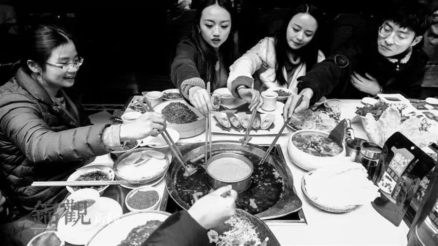 年轻人来了成都，突然懂了老字号的好
