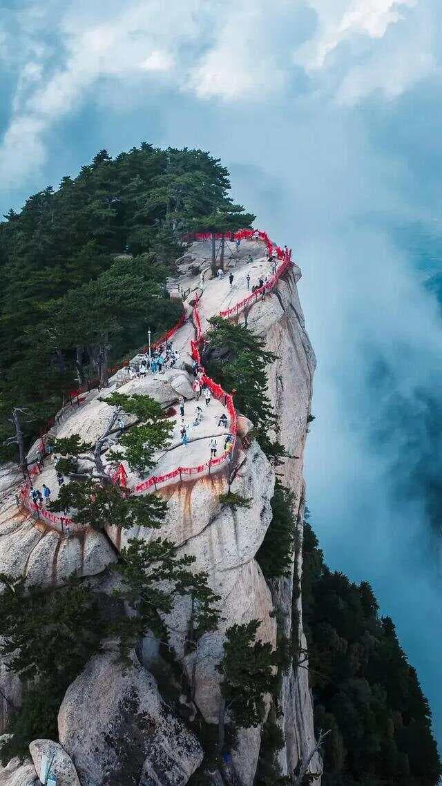 中国18座著名山峰的高度和地理位置