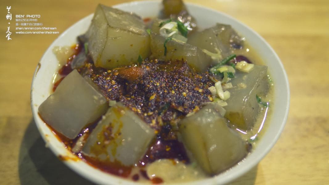 兰州十大特色美食：从酿皮到三泡台的西北风味
