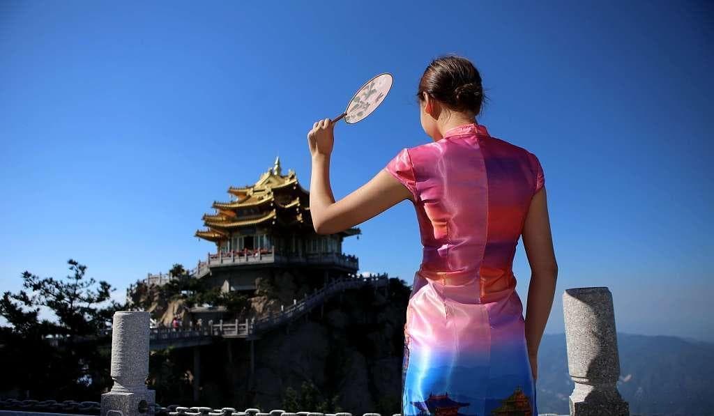 初次见面这样聊：6个技巧助你赢得好感