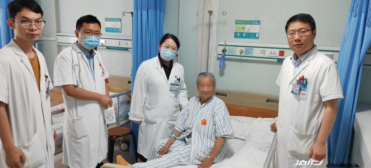 腹腔镜微创手术为百岁老人巧取胆结石