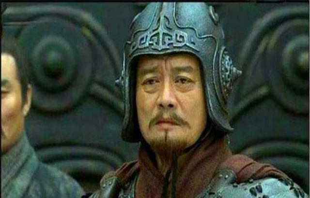东汉末年天下大乱，为何袁术称帝会遭到曹操的镇压，最终遭到败亡