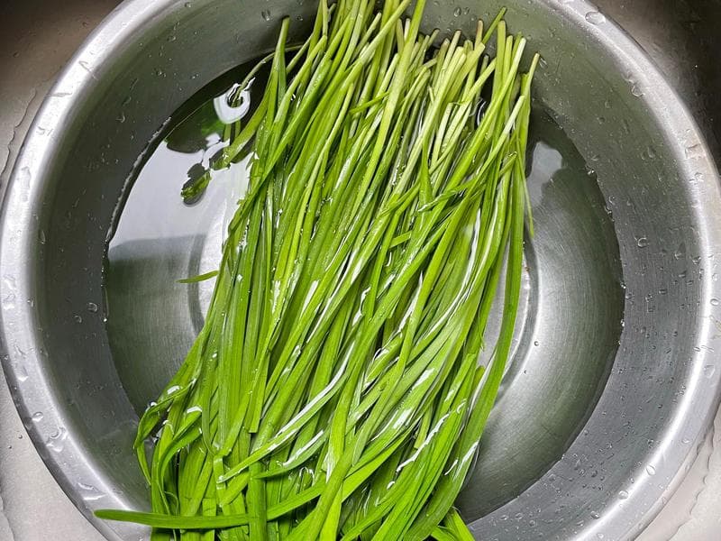 春日时令：韭菜鸡蛋虾仁水饺的家常制作法