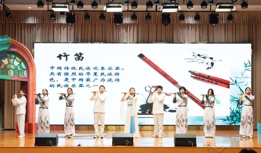 美育创新，这所中学力求让每位学生在艺术与科技的交汇点上找到自己的舞台