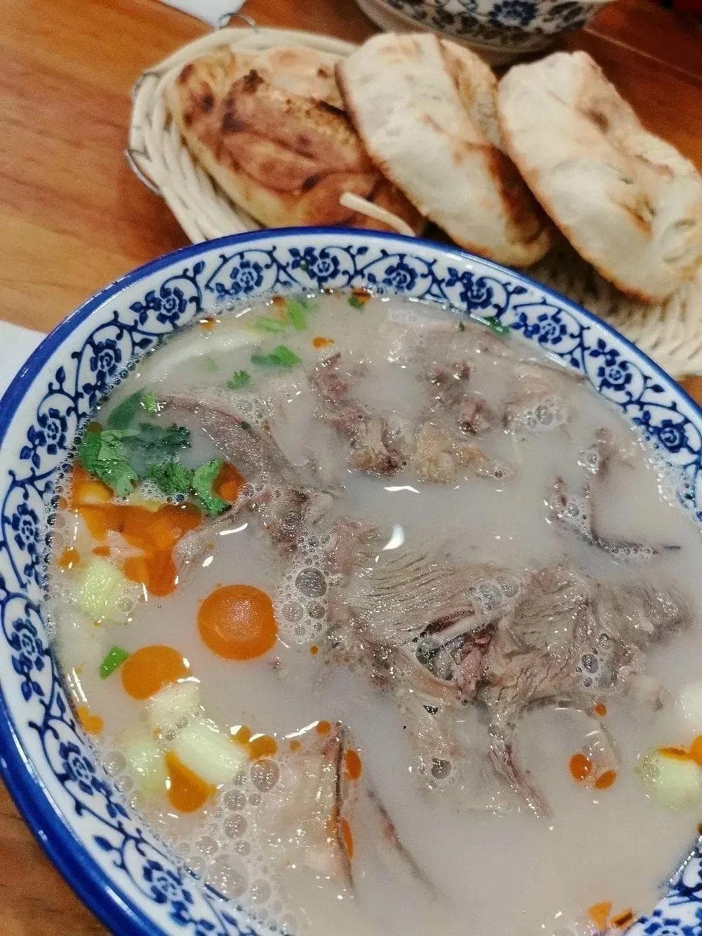 在山东，有多少人早起只为这一口热汤！