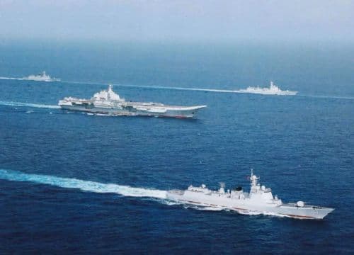 辽宁舰战斗群异常强大，远海作战如何排兵布阵，用什么舰队阵型？