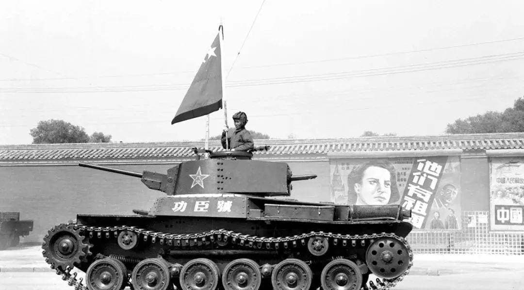 装甲兵之父是许光达，空军之父是刘亚楼，那么炮兵之父又是谁