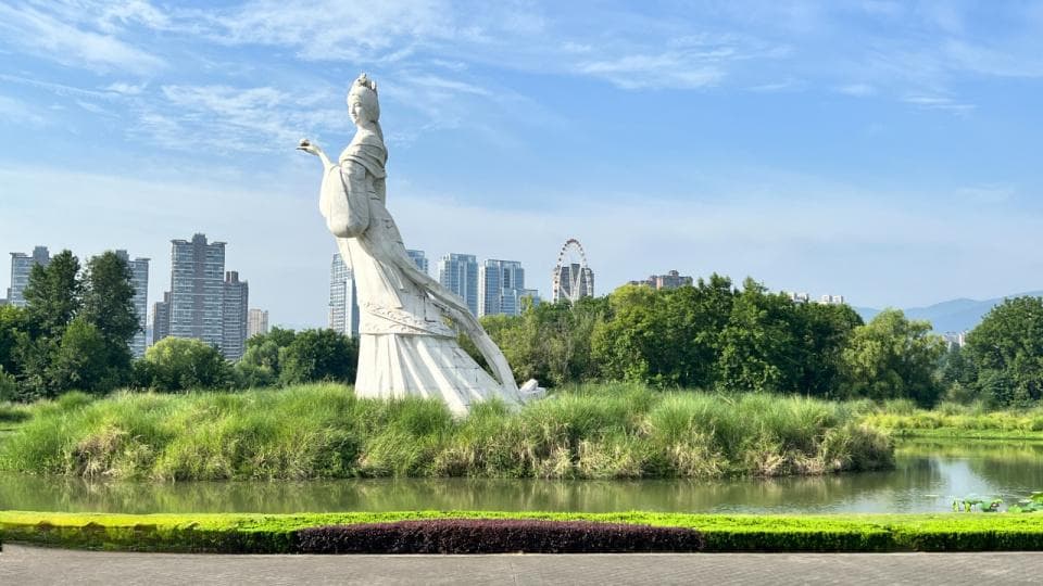 "长江第一支流"汉江源头的生态守护：从湿地公园到水源涵养