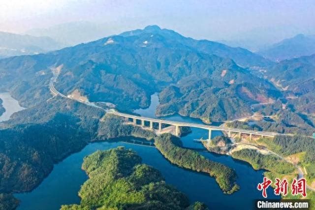 广西高速公路通车里程破万公里 纵贯八方“钱”景无限