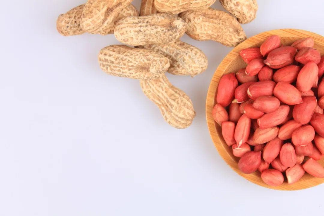 花生的营养价值与食用注意事项：四类人不宜食用