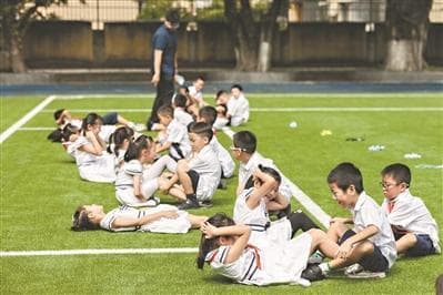 课间多5分钟 让学生充满电