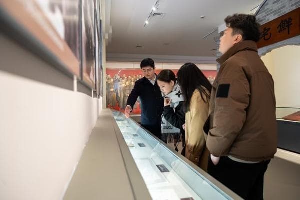 这位90后讲解员 让更多青少年爱上红色博物馆