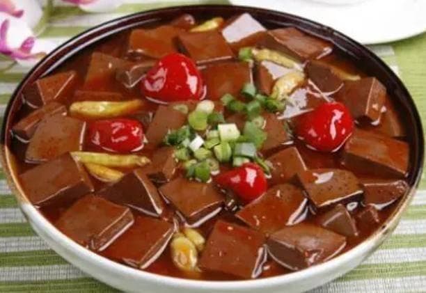 鸭血的营养价值大揭秘：高蛋白、高铁、低脂的完美组合