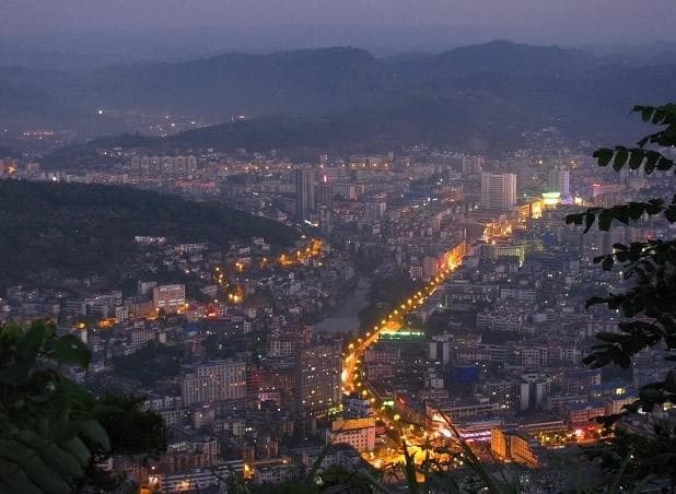 湘西土家族苗族自治州：湖南西北部的神秘瑰宝