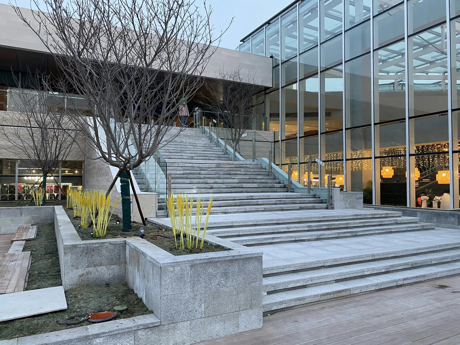 14个花园露台加多项环保技术，福冈会议中心成绿色建筑标杆