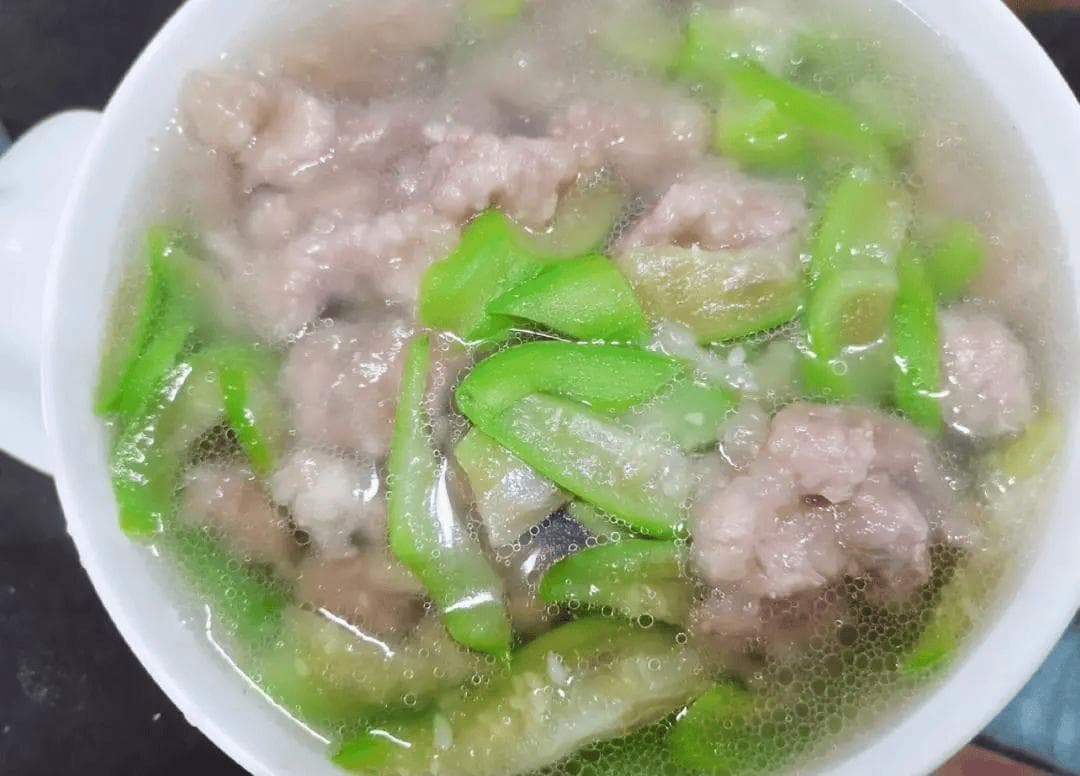 食用碱放肉里有什么作用？揭秘食用碱对肉质的神奇作用