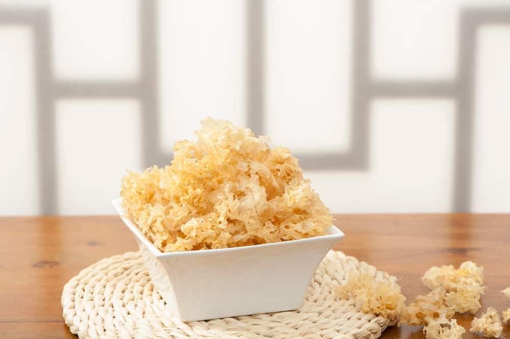 白木耳功效与食用指南：六大功效及两种银耳汤制作方法