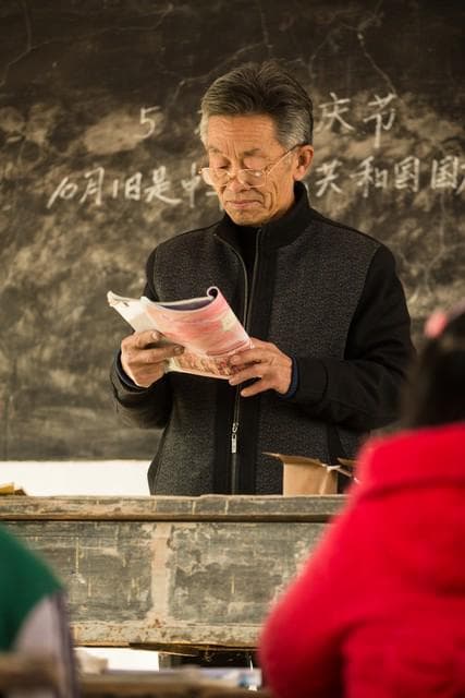 乡镇公务员每天在干啥？网友爆料一个比一个“炸裂”，看完笑麻了