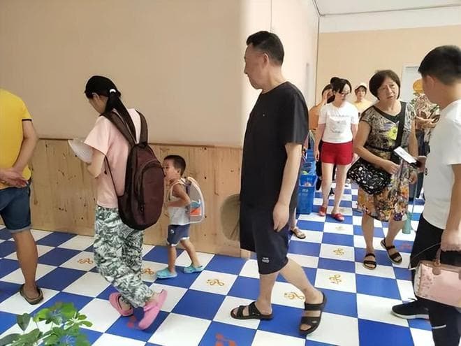 幼儿园选公立还是私立？六大决策因素帮你做出最佳选择