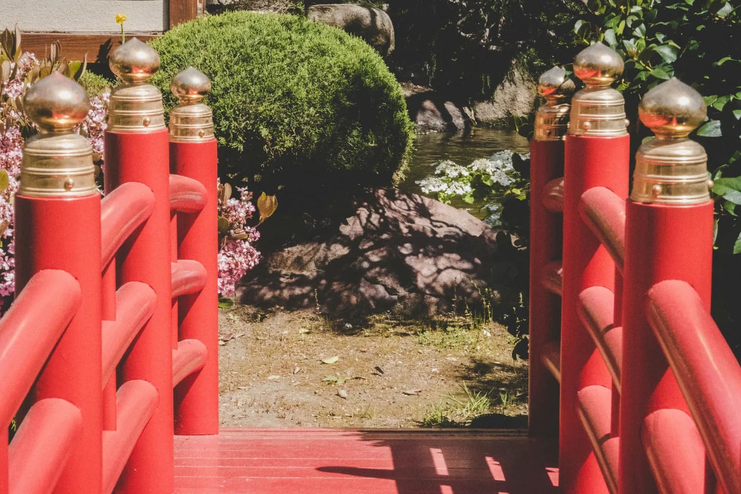 冬季家居布置：红色脚垫的风水讲究