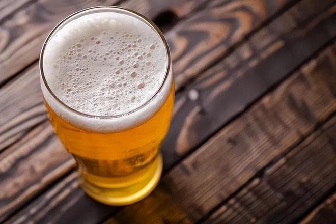 男性必看：白酒和啤酒，哪个对身体伤害更大？