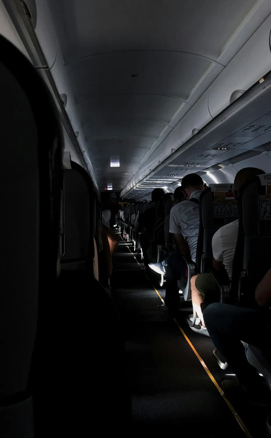 《空军一号》：一部经典劫机题材电影的深度解析