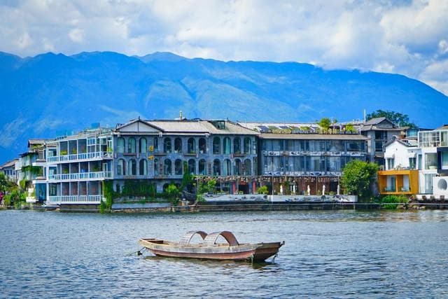 去大理旅游住哪方便？2024年最新大理住宿攻略，带你住进风花雪月的浪漫世界