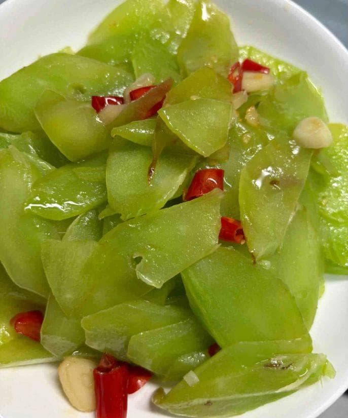 云南清炒莴苣秘诀：营养升级，锁住翠绿与鲜嫩