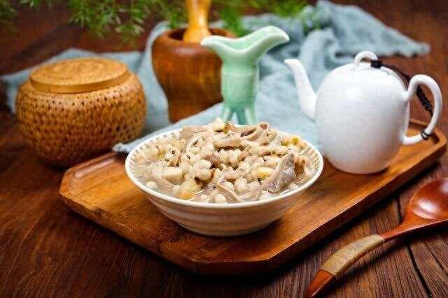 老道医推荐：炒薏米水是最佳祛湿良方