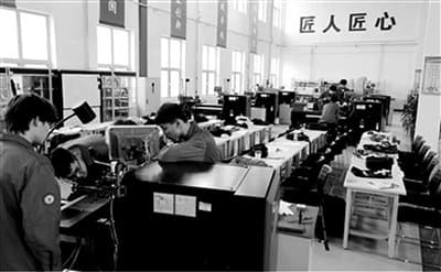 “车间进学校，课堂在车间”探索技能人才培育新模式