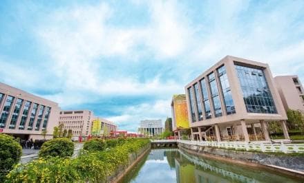 巴中职业技术学院