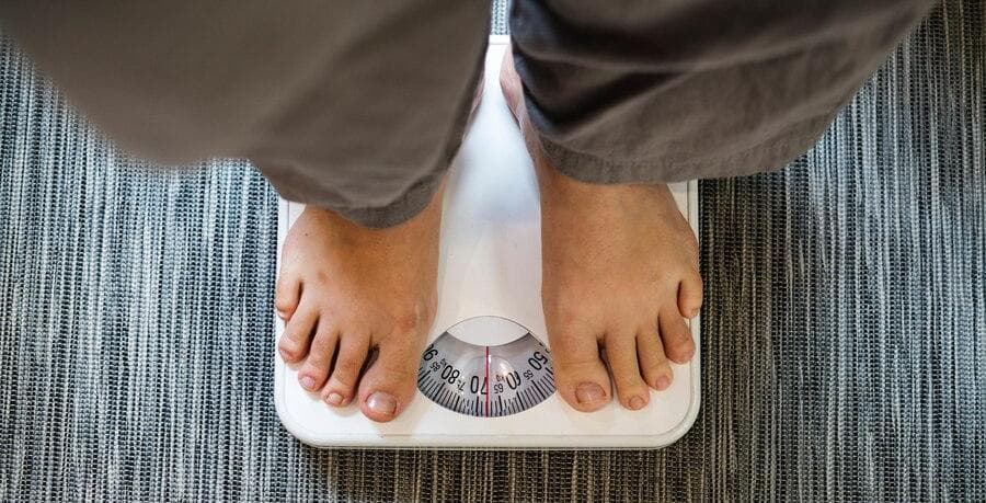 新妈妈产后指南：坐月误区、减肥和母乳喂养