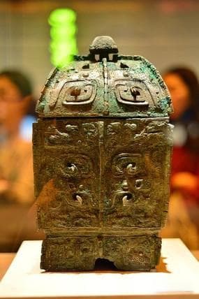 妇好墓探秘：商朝女将军陵墓与历史遗迹全解析