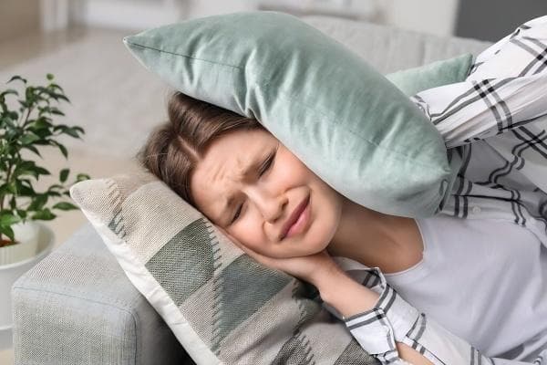听到别人的咀嚼、清嗓声就抓狂？你可能得了一种病