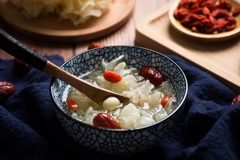 干银耳和鲜银耳，哪个更营养？