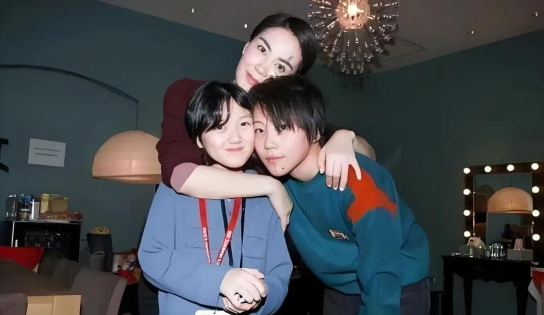 王菲女儿们的成长启示录，从争议焦点到惊艳蜕变
