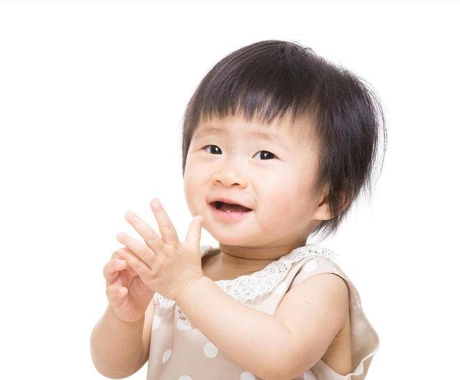 婴儿多大开始说话？0-24个月发声里程碑语言发展全解析，爸妈收藏