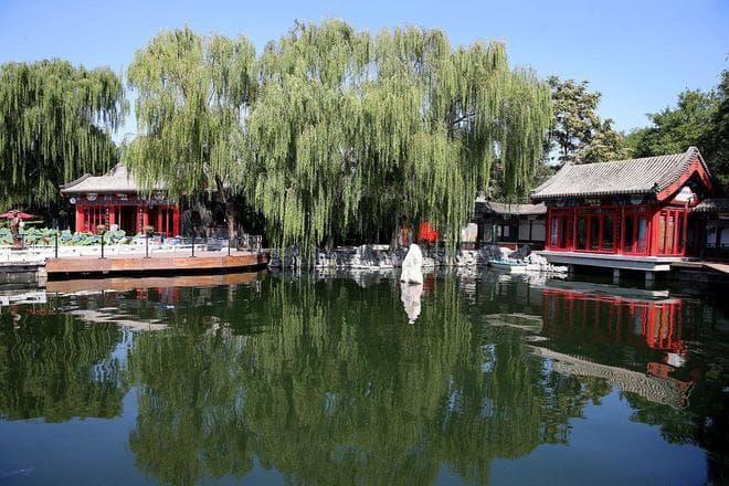 陆游《岁暮六首》：新春烟火气息浓郁，情感生活兼得
