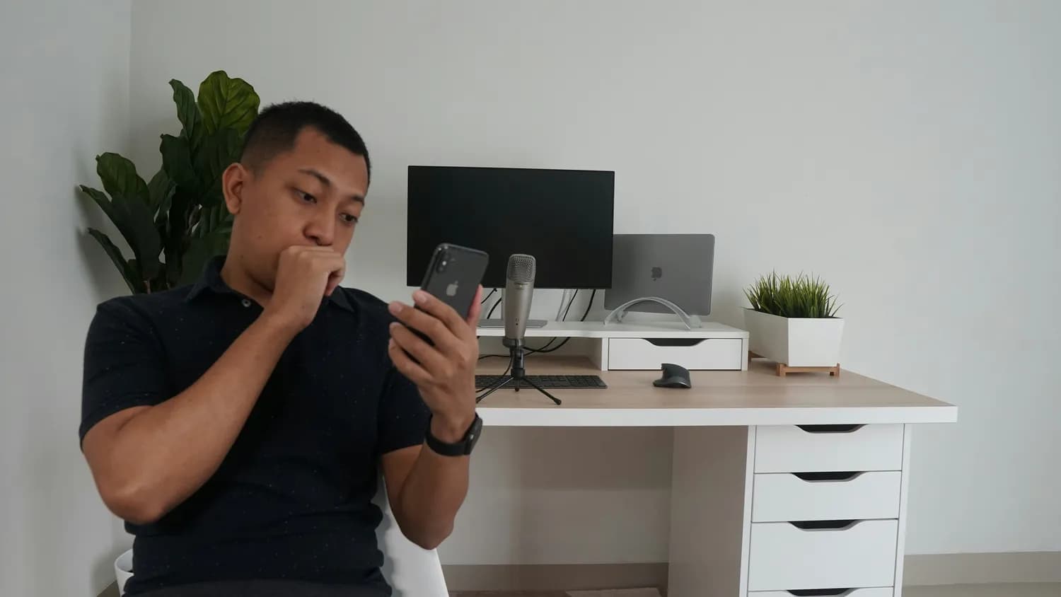 张国荣诞辰69岁，唐鹤德零点发文缅怀：生活还要继续