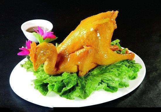 广东名菜盐焗鸡：营养丰富但这些人要少吃