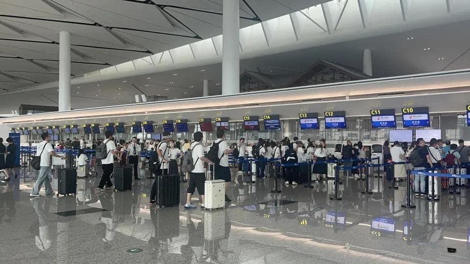 “过境免签”带火入境游，这些外国游客为何选择成都作为中国旅行第一站？