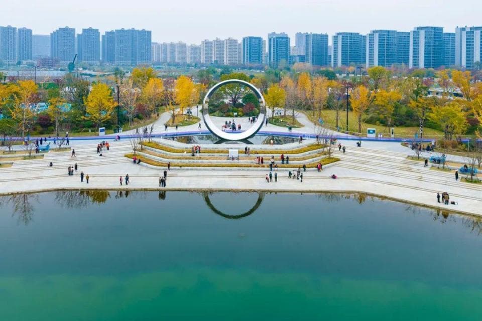 杭州新晋网红公园：玉湖公园里的"工地奇观"