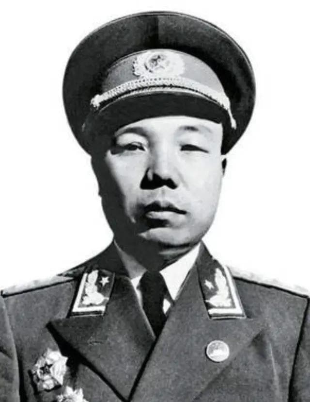 最年轻的开国上将萧华将军简历