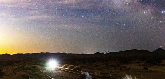 深夜"鬼火"、没人却有摔门声……科学家在地下找到小镇怪事频发的根源
