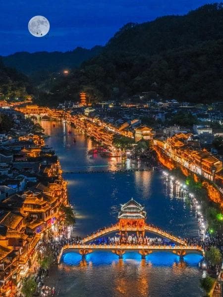中国凤凰古镇旅游攻略