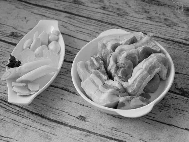 三十年大厨总结：红烧肉色泽红亮肥而不腻的实用技巧