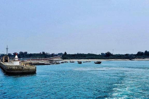 广西最美海岛涠洲岛，不可错过的小众景点，人少景色美