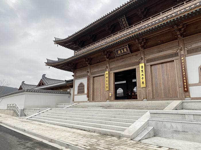 揭秘中国古代建筑风水：五大要素如何影响选址布局