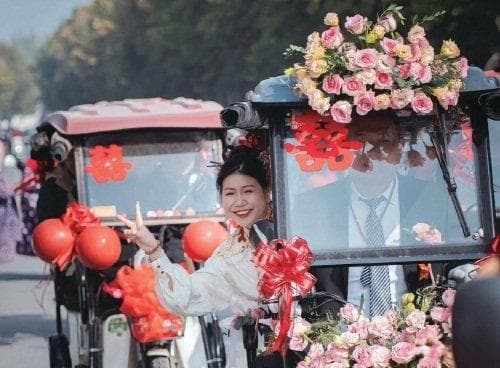 新时代年轻人开始“整顿”乡村婚礼