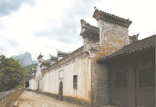 湖北利川：充分发挥职能保护民族传统文化土家特色村落旺起来